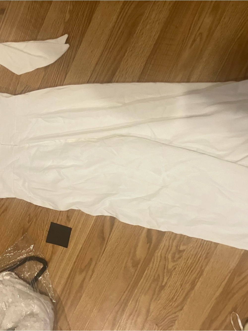 Lulu's white Sleeveless V-Neck Jumpsuit! With bow! - Picture 7 of 11